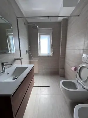 Apartament 1+1 me qera në Shkolla e Baletit, Tiranë, 70 m². Foto 2 nga 7