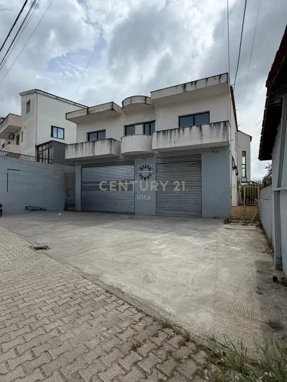 Ambient biznesi me qera në Shkozet, Durrës, 800 m²