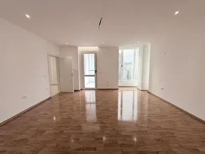 Office for rent in Rruga e Elbasanit, Tirana, 193 m². Photo 4 of 7