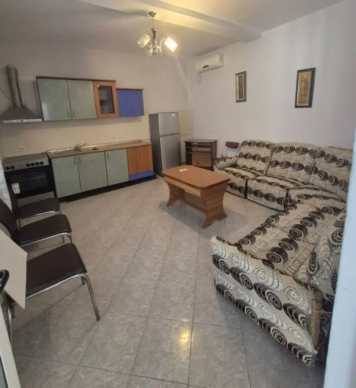 Apartament 2+1 me qera në Rruga Haxhi Hysen Dalliu, Tiranë, 90 m²