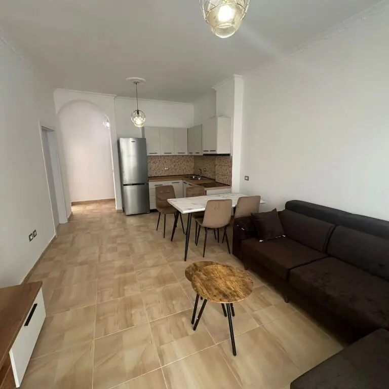 Apartament 3+1 me qera në Materniteti i Ri, Tiranë, 95 m²