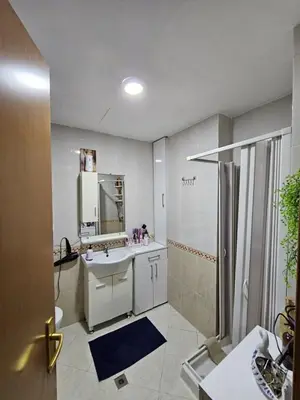 Apartament 1+1 me qera në Rruga e Bogdanëve, Tiranë, 86 m². Foto 7 nga 8