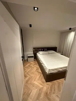 Apartament 2+1 me qera në Tregu Elektrik, Tiranë, 90 m². Foto 3 nga 9