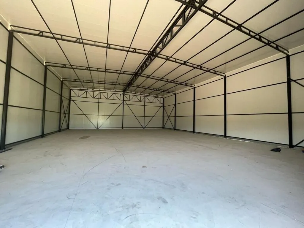 Magazinë me qera në Berxull, Tiranë, 350 m². Foto 1 nga 2
