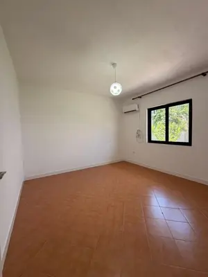 Shtëpi private 2+1 me qera në Kryqi i Kuq, Durrës, 80 m². Foto 2 nga 12