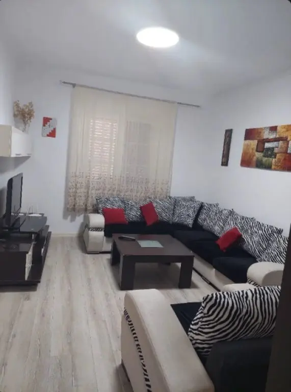 Appartamento 2+1 in affitto a Rruga Mihal Grameno, Tirana, 150 m²