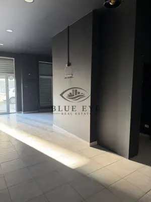 Locale commerciale in affitto a Spitali Rajonal, Durazzo, 70 m². Foto 1 di 7