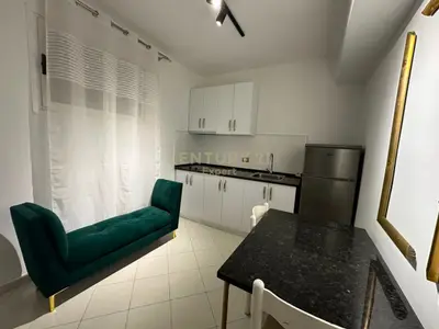 Apartament 1+1 me qera në Centrale, Vlorë, 70 m². Foto 2 nga 7