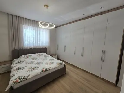 Casa indipendente in affitto a Harry Fultz, Tirana, 300 m². Foto 4 di 9