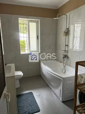 Appartamento 1+1 in affitto a Qsut, Tirana, 60 m². Foto 3 di 6