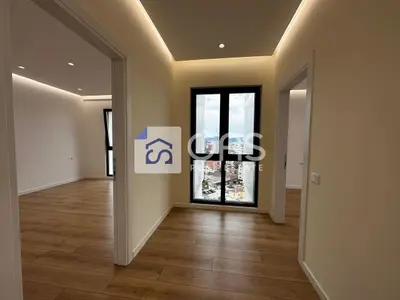 Apartament 2+1 me qera në Farmacia 10, Tiranë, 106 m². Foto 2 nga 12