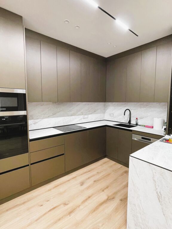 Appartamento 3+1 in affitto a Liqeni i Thatë, Tirana, 200 m². Foto 2 di 3