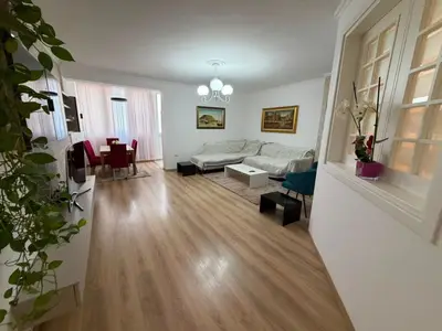 Apartament 3+1 me qera në 9 Katëshet, Tiranë, 145 m². Foto 2 nga 10
