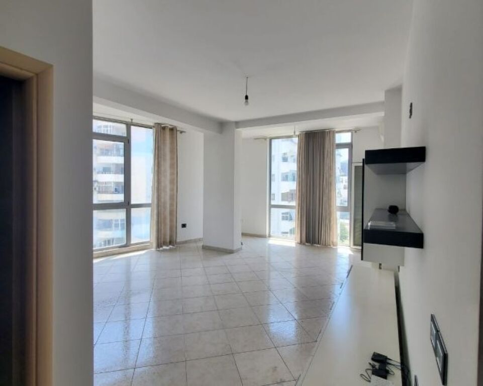 Appartamento 2+1 in affitto a Komuna e Parisit, Tirana, 110 m². Foto 1 di 3