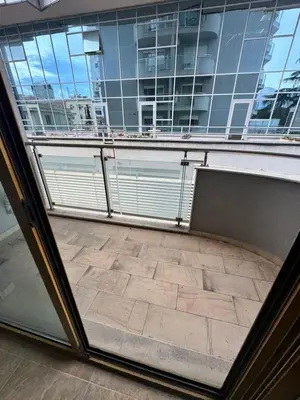 Ambient biznesi me qera në Bulevardi Deshmoret e Kombit, Tiranë, 28 m². Foto 11 nga 12