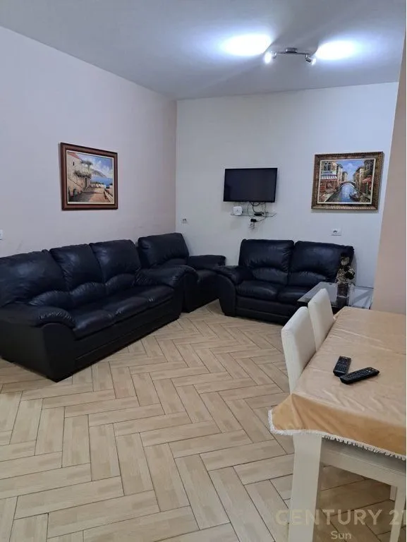 Apartment 2+1 for rent in Rruga e Kavajës, Tirana, 80 m². Photo 1 of 9