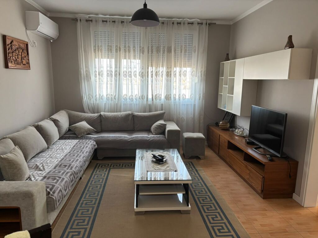 Appartamento 2+1 in affitto a Rruga Siri Kodra, Tirana, 100 m²