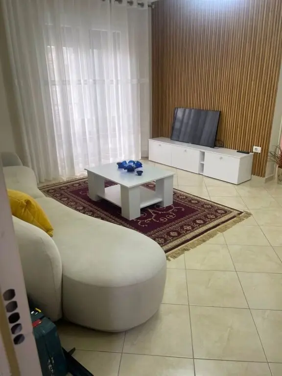 Apartment 1+1 for rent in Rruga Haxhi Hysen Dalliu, Tirana, 70 m²