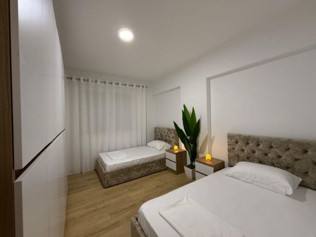 Apartment 2+1 for rent in Liqeni i Thatë, Tirana, 110 m². Photo 3 of 3