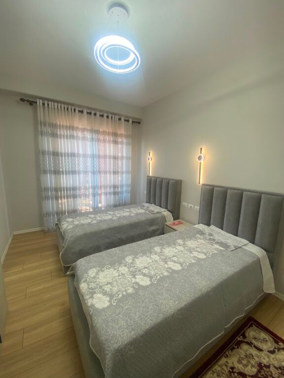 Apartament 3+1 me qera në Rruga e Kavajës, Tiranë, 158 m². Foto 2 nga 3