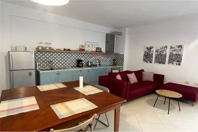 Apartament 2+1 me qera në Rruga e re, Vlorë, 90 m². Foto 2 nga 10