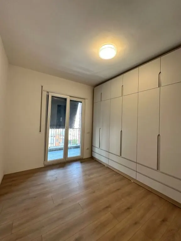 Appartamento 2+1 in affitto a Bashkia, Kamza, 113 m²