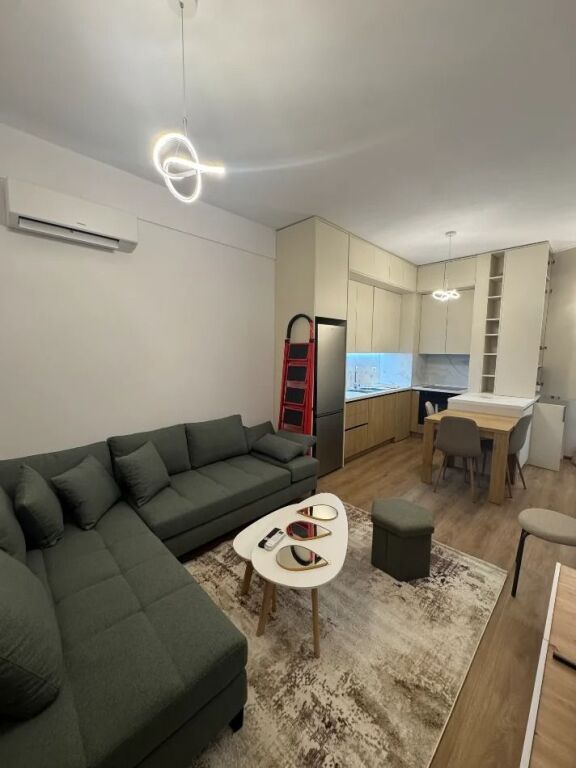 Appartamento 1+1 in affitto ad Ali Demi, Tirana, 65 m²