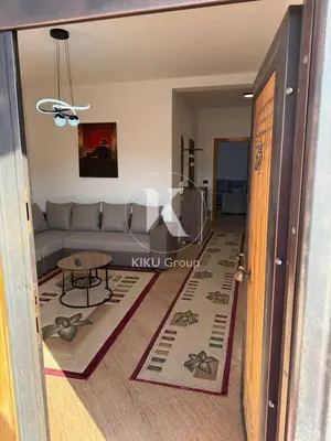 Vilë 2+1 me qera në Rruga Siri Kodra, Tiranë, 112 m². Foto 2 nga 12