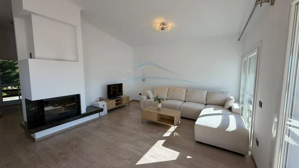 Villa 4+1 in affitto a Lundër, Tirana, 475 m². Foto 1 di 7
