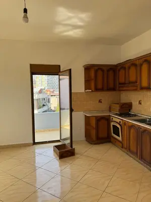 Apartment 3+1 for rent in Rruga Glaukia, Durrës, 165 m². Photo 9 of 12