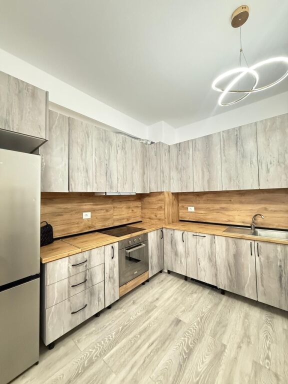 Apartament 1+1 me qera në Astir, Tiranë, 65 m². Foto 2 nga 3