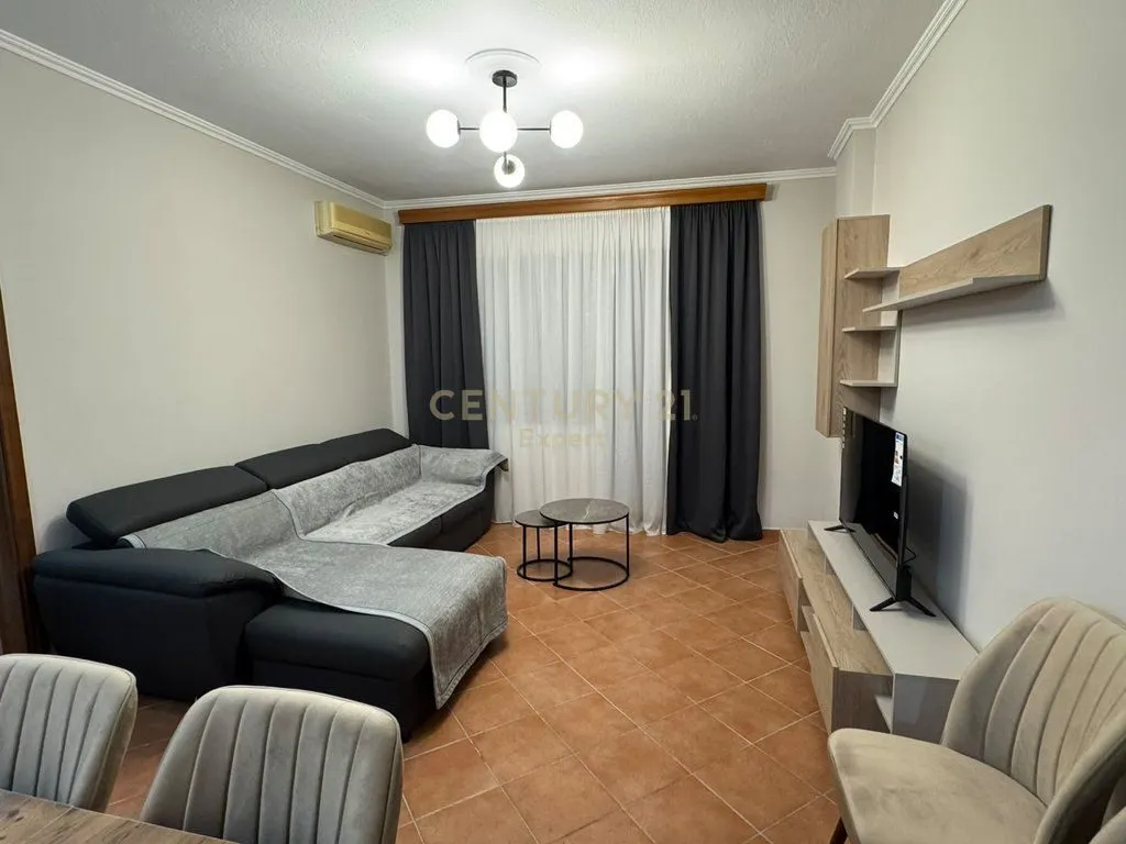 Apartament 1+1 me qera në Kinostudio, Tiranë, 75 m². Foto 1 nga 4