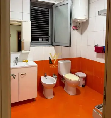 Apartament 3+1 me qera në Inxhinieria, Tiranë, 170 m². Foto 8 nga 8