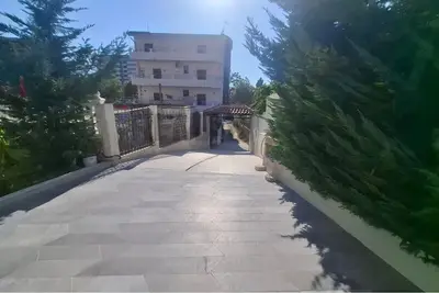 Shtëpi private 1+1 me qera në Centrale, Vlorë, 80 m². Foto 10 nga 11