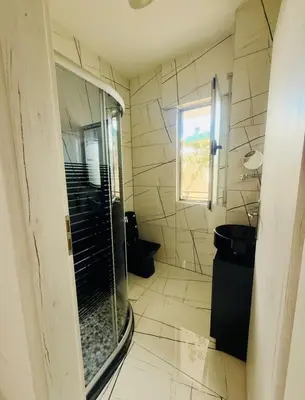 Apartament 2+1 me qera në Liqeni i Thatë, Tiranë, 137 m². Foto 6 nga 9