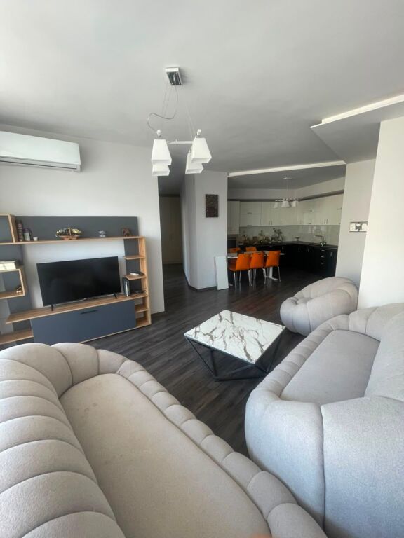 Appartamento 2+1 in affitto ad Astir, Tirana, 100 m². Foto 1 di 3