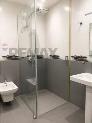 Apartament 2+1 me qera në Rruga Jeronim de Rada, Tiranë, 100 m². Foto 9 nga 9