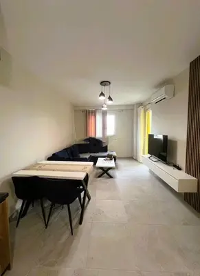 Apartament 1+1 me qera në Yzberisht, Tiranë, 72 m². Foto 1 nga 5