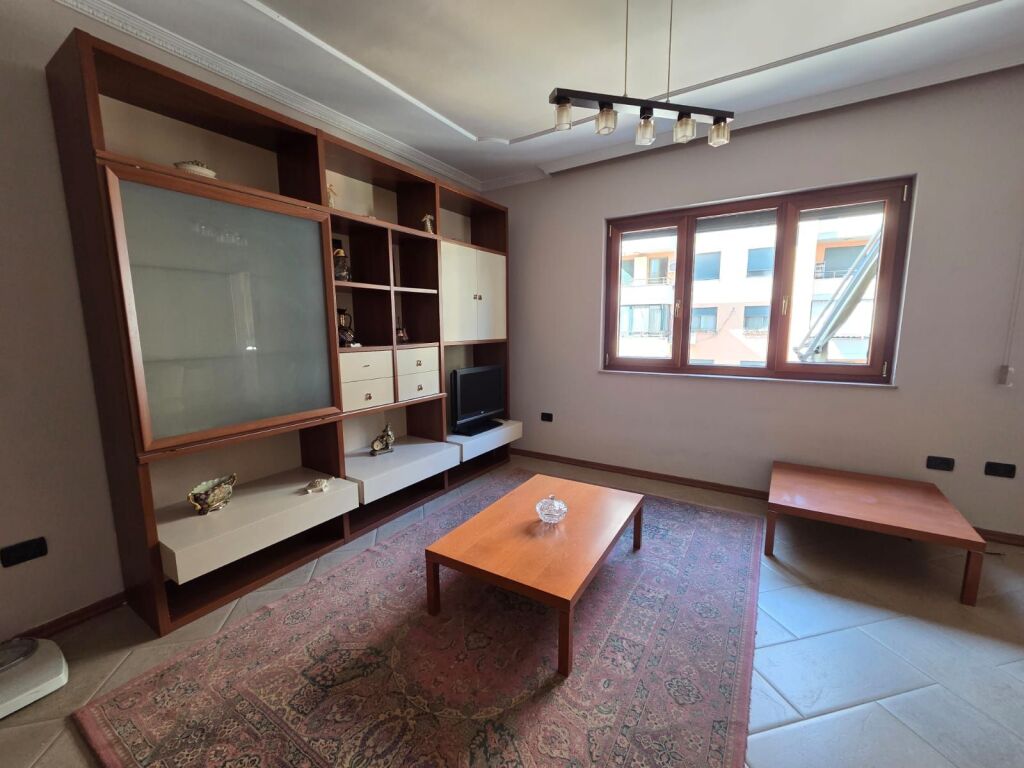Apartment 1+1 for rent in Komuna e Parisit, Tirana, 100 m². Photo 2 of 3