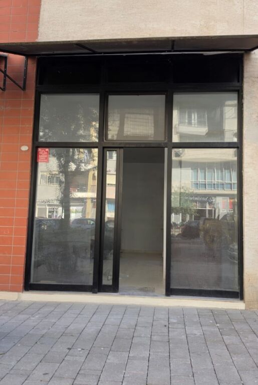 Dyqan me qera në Astir, Tiranë, 25 m²