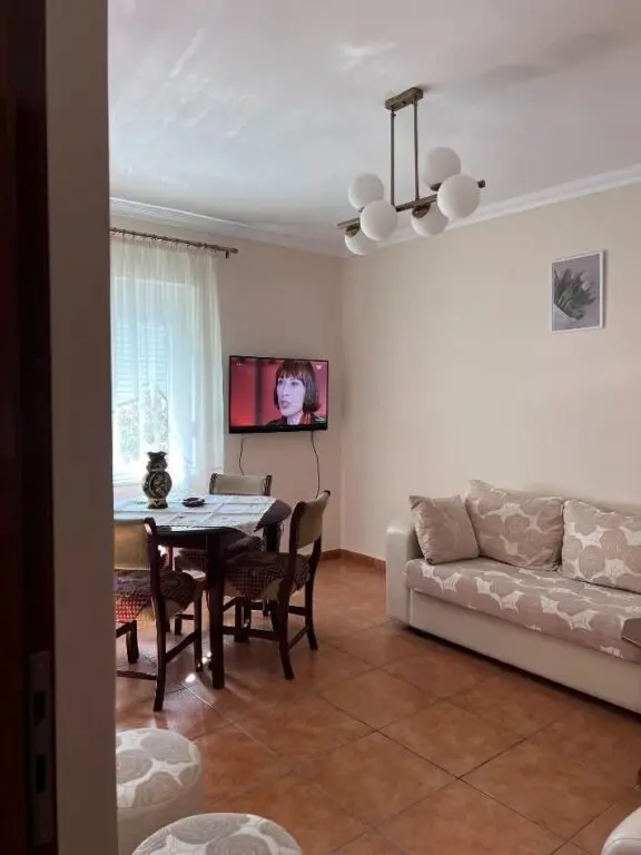 Apartament 1+1 me qera në Shkolla e Baletit, Tiranë, 70 m²