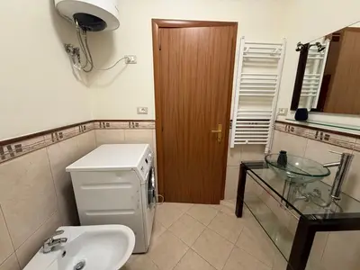 Apartament 2+1 me qera në Liceu Artistik Jordan Misja, Tiranë, 132 m². Foto 7 nga 12