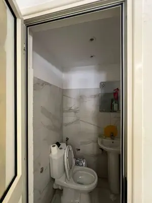Negozio in affitto a Rruga Jahja Ballhysa, Durazzo, 140 m². Foto 3 di 9