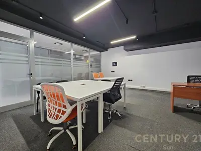 Ufficio in affitto a Sheshi Avni Rustemi, Tirana, 75 m². Foto 3 di 5