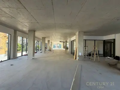Office for rent in Rruga e Barrikadave, Tirana, 359 m². Photo 4 of 4