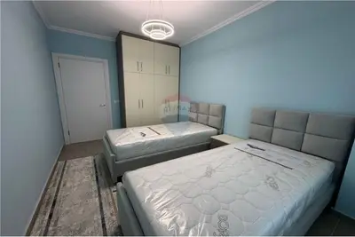 Apartament 2+1 me qera në Rruga Karl Gega, Tiranë, 100 m². Foto 7 nga 9