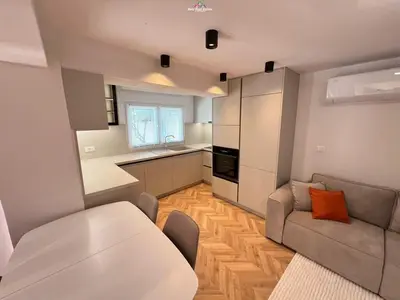 Villa 2+1 in affitto a Kompleksi Grand, Tirana, 70 m². Foto 2 di 11
