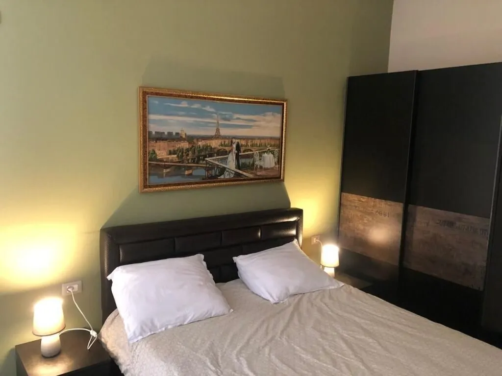 Apartment 1+1 for rent in Pazari i Ri, Tirana, 70 m². Photo 1 of 3
