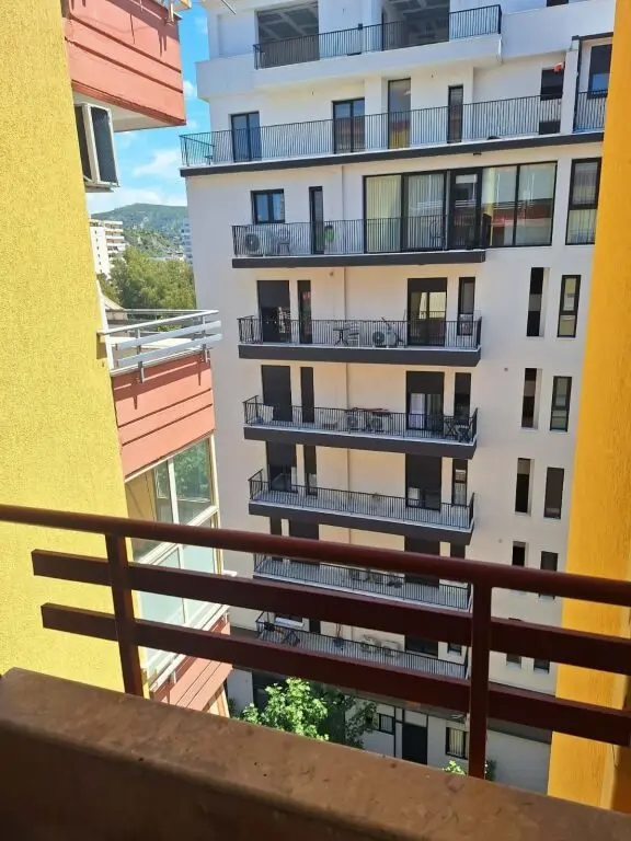 Appartamento 2+1 in affitto a Rruga Faik Konica, Valona, 90 m²