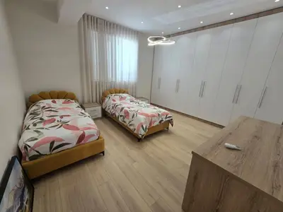 Casa indipendente in affitto a Harry Fultz, Tirana, 300 m². Foto 6 di 9